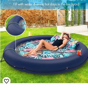 Inflatable Tanning pool with cup holder